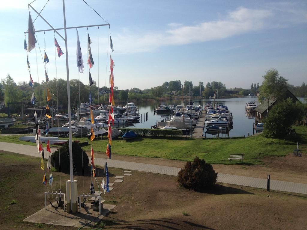 Aparthotel Am Heidensee Schwerin  Exterior photo